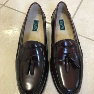 SOLD... G. H. Bass - Elegant Men’s Shoes.